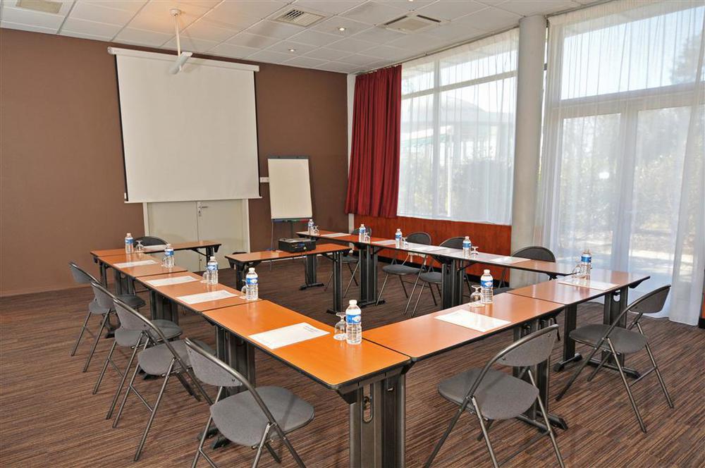 Best Western Hotel Sourceo Saint-Paul-lès-Dax Бизнес снимка
